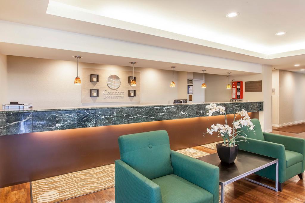 Comfort Inn & Suites Sea-Tac Airport SeaTac Exteriör bild